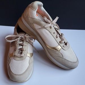 Women's Gold Sketchers - New Condition